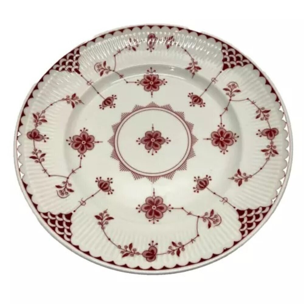 Johnson Bro's Denmark Furnivals Red White Floral Design England 8” Plate EUC